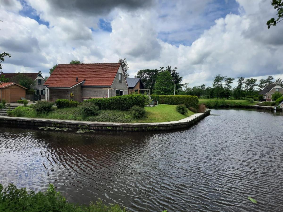 Villa Waterhuis Friesland à Oudwoude Extérieur photo